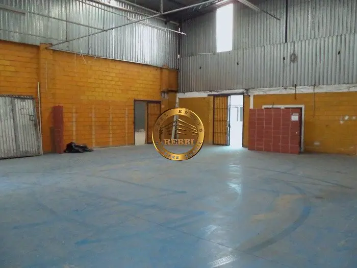 Foto 2 de 4 — Galpão Industrial 700 m² para Venda — Vila Pires, Santo André