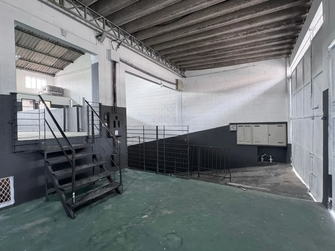Galpão Industrial 839 m² para Locação — Nova Petrópolis, São Bernardo do Campo
