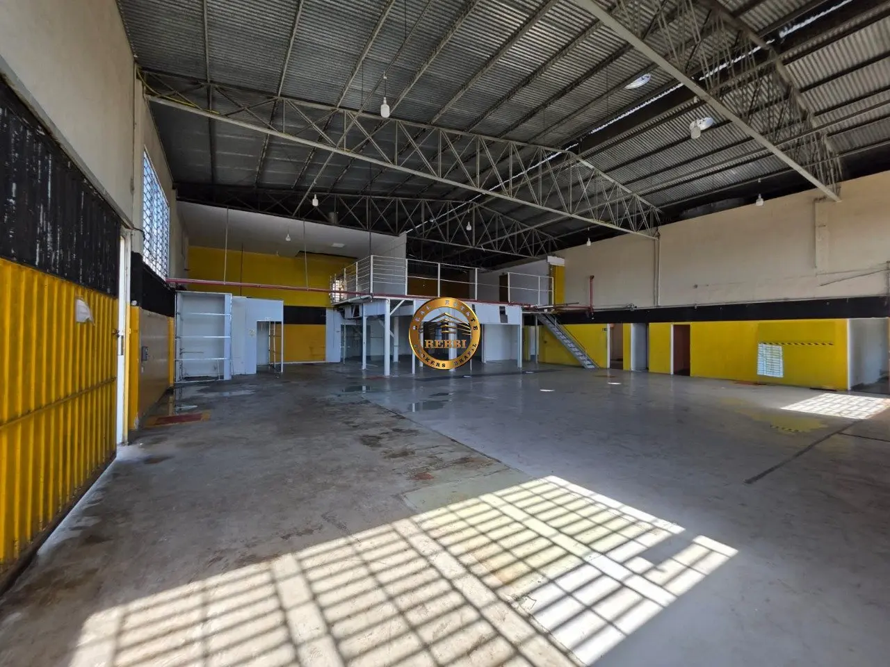 Foto 3 de 17 — Galpão Industrial 989 m² para locação — Inamar, Diadema