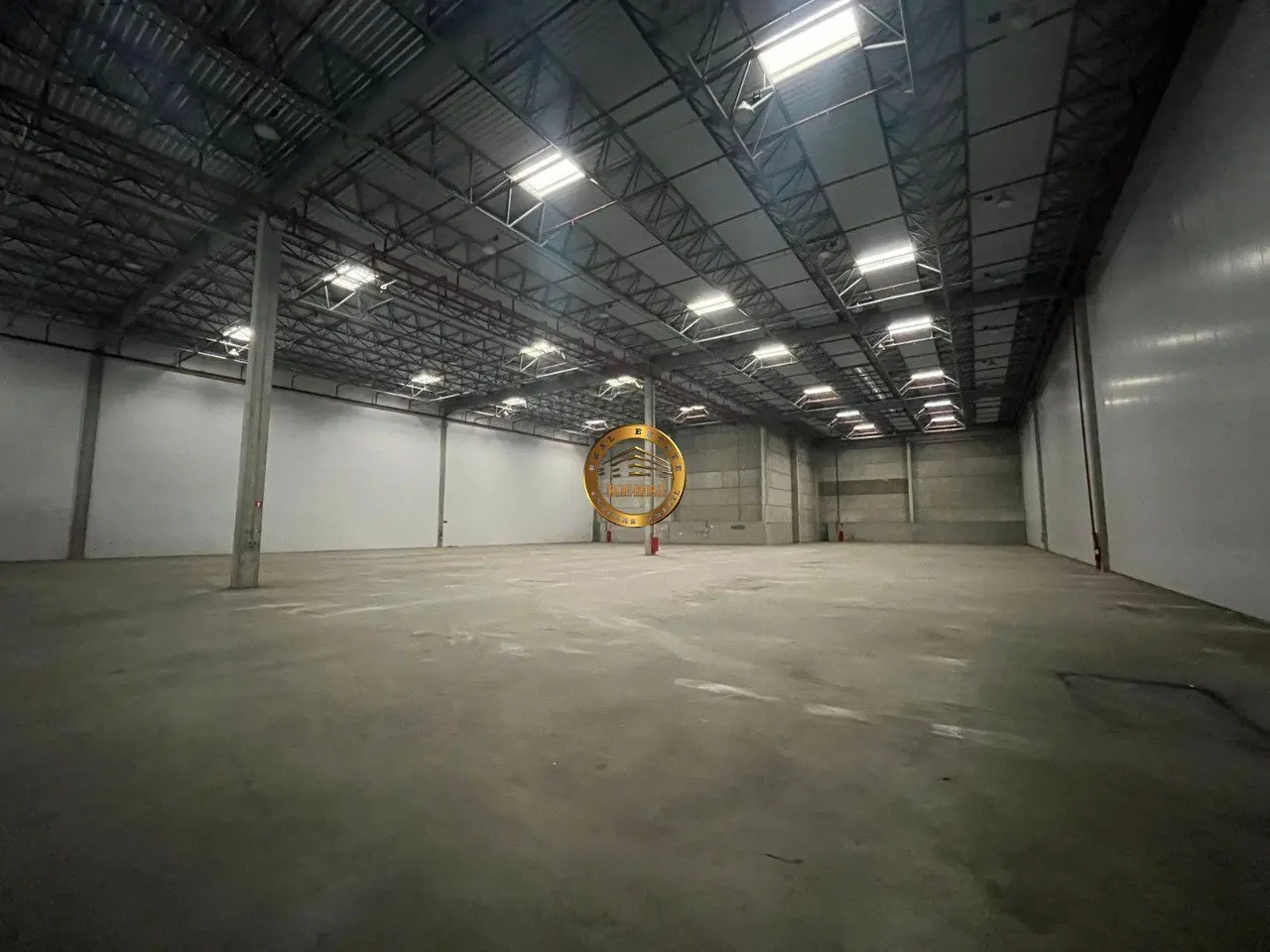 Foto 2 de 8 — Galpão Logístico 2.320 m² em Condomínio para locação — Potuverá, Itapecerica da Serra