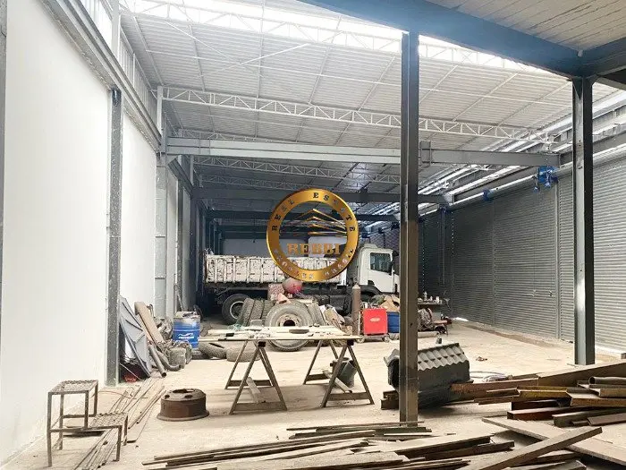Foto 3 de 7 — Galpão Urbano 750 m² em Condomínio para Locação — Balneário São Francisco, São Paulo
