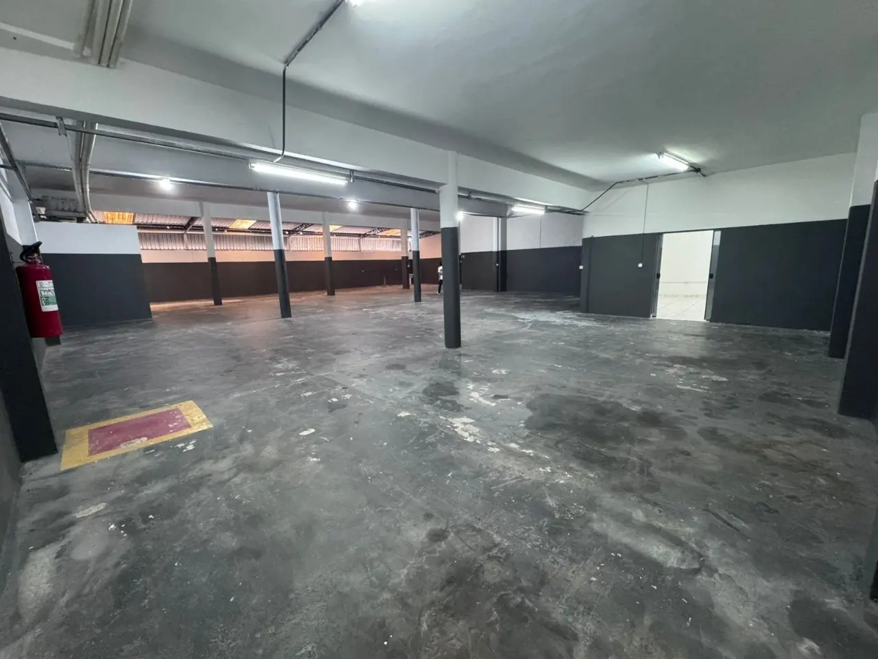 Foto 2 de 8 — Galpão Industrial 839 m² para Locação — Nova Petrópolis, São Bernardo do Campo