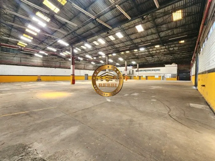 Galpão Industrial 4.765 m² à venda (com renda) — Casa Grande, Diadema