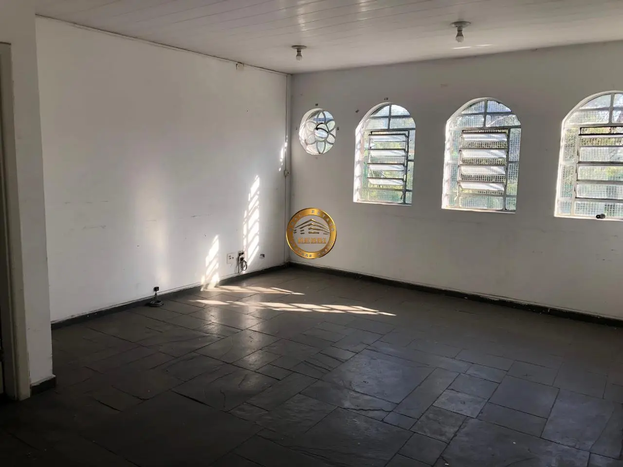 Foto 2 de 8 — Galpão Industrial 1.045 m² para locação — Canhema, Diadema