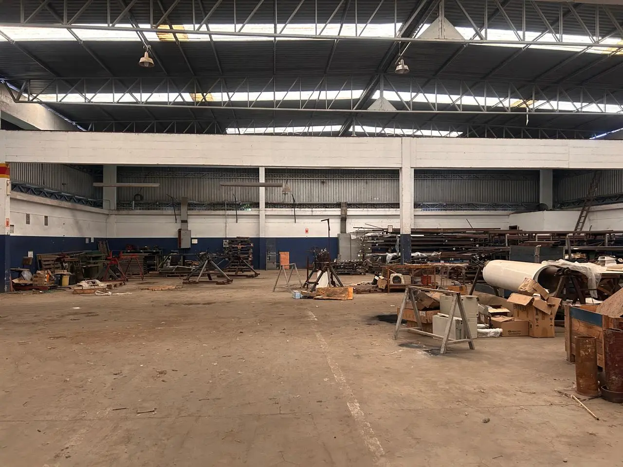 Galpão 1.390 m² em condomínio — São José dos Pinhais