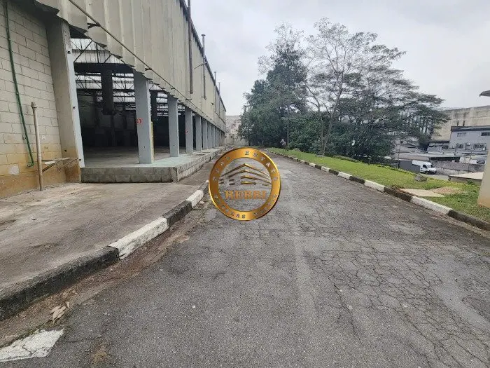 Galpão Industrial 4.000 m² para Locação — Vila Nogueira, Diadema