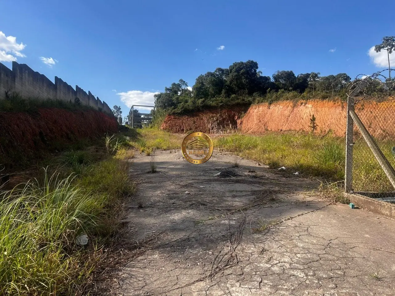 Foto 2 de 10 — Terreno Industrial 10.944 m² à venda — Sertãozinho, Mauá