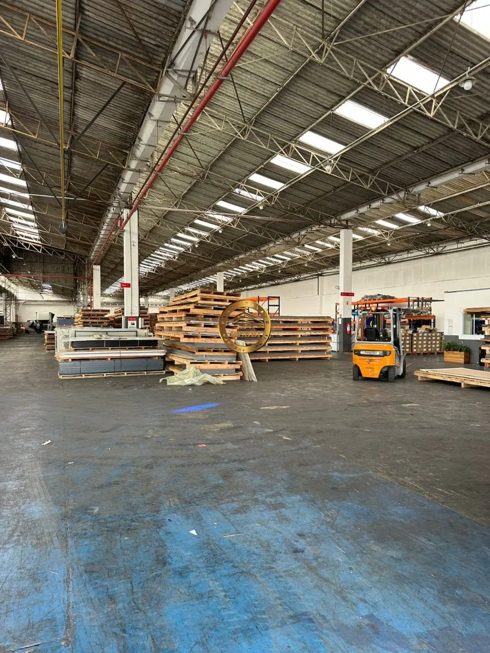 Galpão Industrial 5.794 m² em Condomínio, para Locação — Vila Nogueira, Diadema