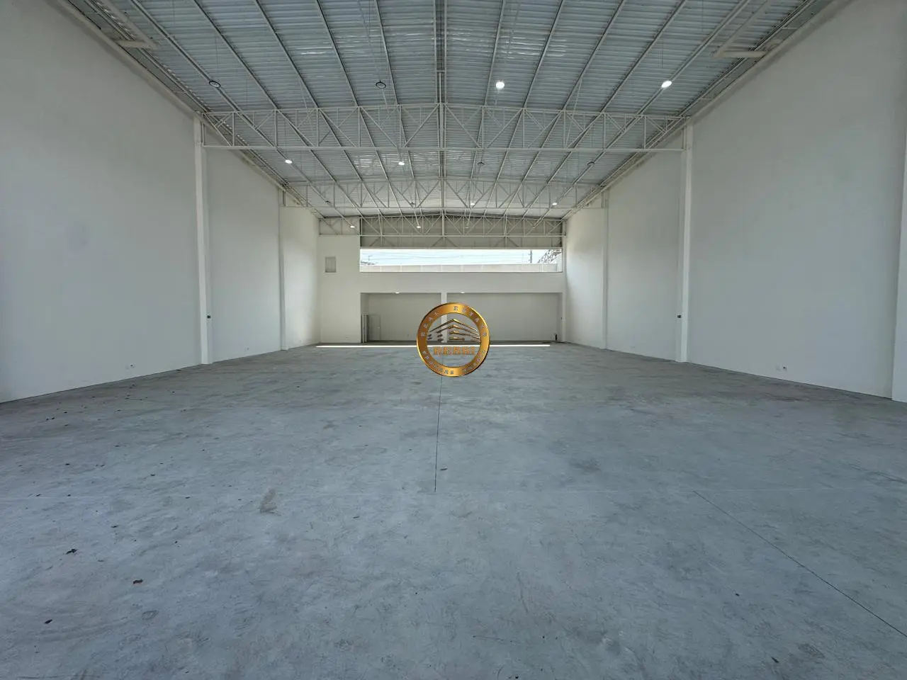 Foto 5 de 10 — Galpão Comercial 590 m² para Locação — Vila Noêmia, Mauá