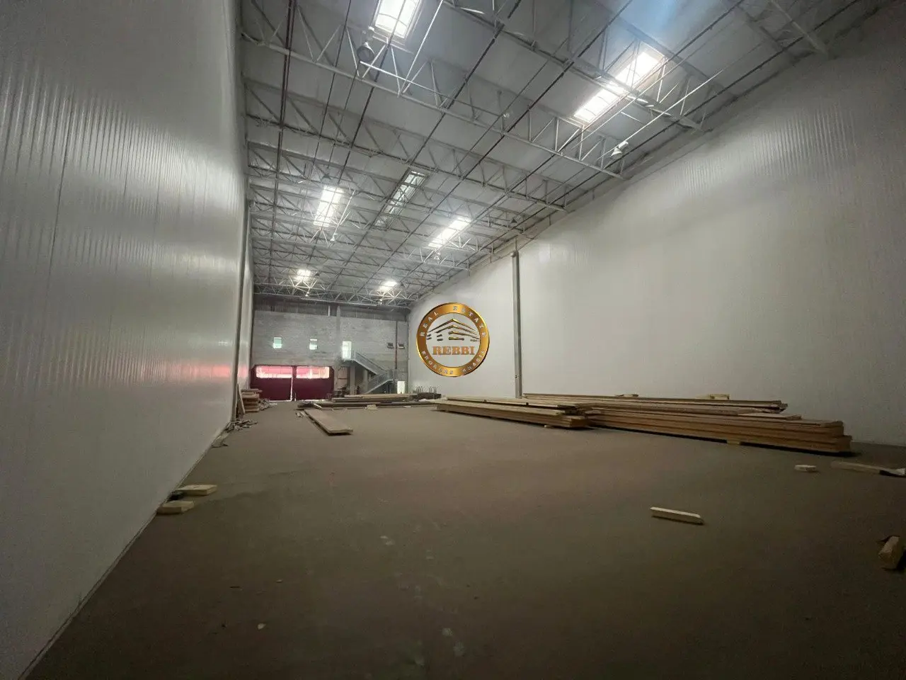 Foto 3 de 17 — Galpão Industrial 1.478 m² para locação — Água Espraida, Embu das Artes
